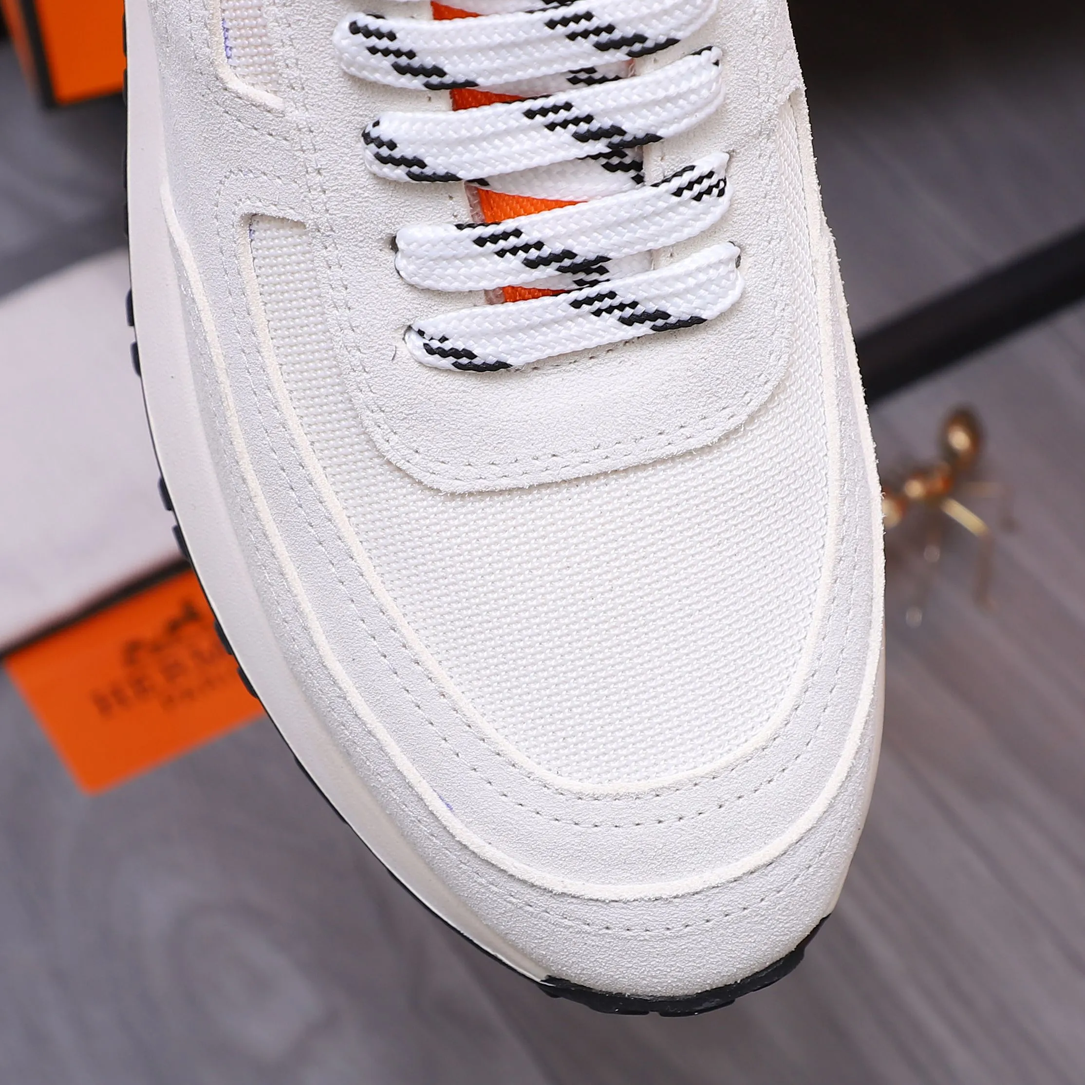 Men's shoes 💰420 Product trademark: HERMES "Hermes" casual shoes Regular size: 38-44 Product materials: Selected frosted cowhide stitching mesh upper Breathable mesh lining Cowhide insole Rubber outsole